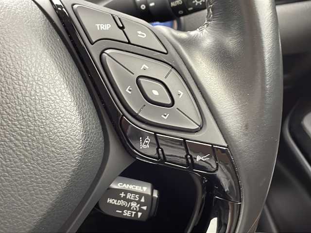 トヨタ Ｃ－ＨＲ G 千葉県 2018(平30)年 2.6万km ホワイトパールクリスタルシャイン モデリスタエアロ/レーダークルーズコントロール/コーナーセンサー前後/レーンキープアシスト/衝突軽減システム/純正SDナビ（NSZT-W66T）/　Bluetooth/フルセグTV/CD/DVD/バックカメラ/純正ビルトインETC/ハーフレザーシート/純正フロアマット/LEDヘッドライト/オートライト/オートハイビーム/純正18インチアルミホイール