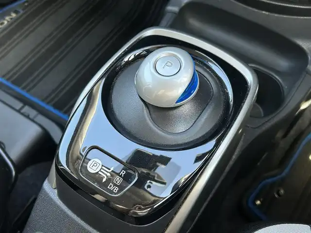 日産 ノート e－パワー X 新潟県 2019(令1)年 3.1万km シャイニングブルー オールシーズンタイヤ/（185/65/15）/スマートキー/アイドリングストップ/クルーズコントロール追従有/純正ナビ/（フルセグ、Bluetooth、CD/DVD、AM/FM）/デジタルインナーミラー/ステアリングスイッチ/LEDヘッドライト/フォグランプ/ETC/社外ドライブレコーダー（前方）/純正アルミホイール/純正フロアマット/横滑り防止/オートライト/コーナーセンサー（前後）/衝突軽減