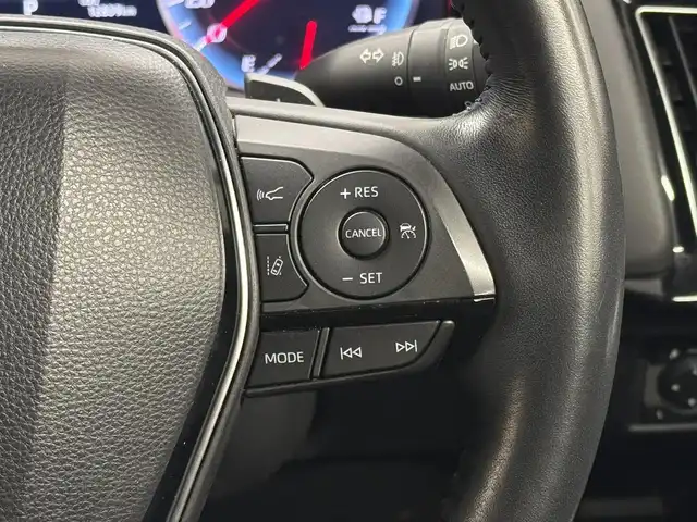 トヨタ クラウン ハイブリッド RS 三重県 2018(平30)年 1.3万km プレシャスブラックパール ハイブリッド/FR/MTモード付フロアCVT/純正 8インチナビ/（AM/FM/CD/DVD/Blu-ray/SDREC/SD/USB/Bluetooth/Miracast/AUX/TV）/バックガイドモニター/ドライブレコーダー 前方/ビルトイン ETC2.0/Toyota Safety Sense/・プリクラッシュセーフティ/・レーントレーシングアシスト/・レーダークルコン/・ロードサインアシスト/・【OP】アダプティブハイビームシステム/・ブラインドスポットモニター＋リヤクロストラフィックオートブレーキ/・インテリジェントクリアランスソナー［パーキングサポートブレーキ（静止物）］/など/装備/・【OP】3眼LEDヘッドランプ/・シートヒーター（D/N）/・ステアリングヒーター/・パワーシート（D8way＋ランバーサポート/N4way（肩口スイッチ付））/・カラーヘッドアップディスプレイ/・左右独立オートエアコン/・雨滴感応式フロントワイパー/・オートライト/・純正18inAW/・プッシュスタート/・ステアリングスイッチ/・保/取/ナビ取/・スマートキーx2/など