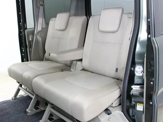 スズキ エブリィ ワゴン PZターボ スペシャル 三重県 2023(令5)年 1.9万km クールカーキPM セーフティサポート /アイドリングストップ/KENWOODメモリナビ・地デジTV/・DVD/CD/・Bluetooth/バックカメラ/パーキングセンサー(リア)/KENWOODドライブレコーダー(DRV-350DT)/車線逸脱警報機能/両側パワースライドドア /左後オートステップ/運転席シートヒーター/USB電源ソケット/ETC/純正14インチアルミホイール/HIDヘッドランプ/・オートライト/ハイビームアシスト/フォグランプ/プッシュエンジンスタート/スマートキー×2/新車時保証書/取扱説明書