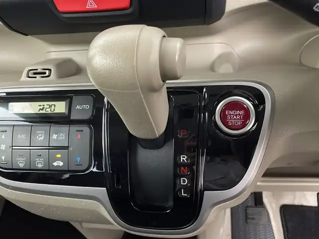 ホンダ Ｎ ＢＯＸ ＋ G 鹿児島県 2014(平26)年 6.7万km カトラリーシルバーM 社外ナビ/(BT/CD/DVD/AM/FM/フルセグTV)/前後ドライブレコーダー/アイドリングストップ/ベンチシート/チップアップシート/レザー調シートカバー/運転席シートハイトアジャスター/プラズマクラスター搭載エアコン/スペアキー/オートライト