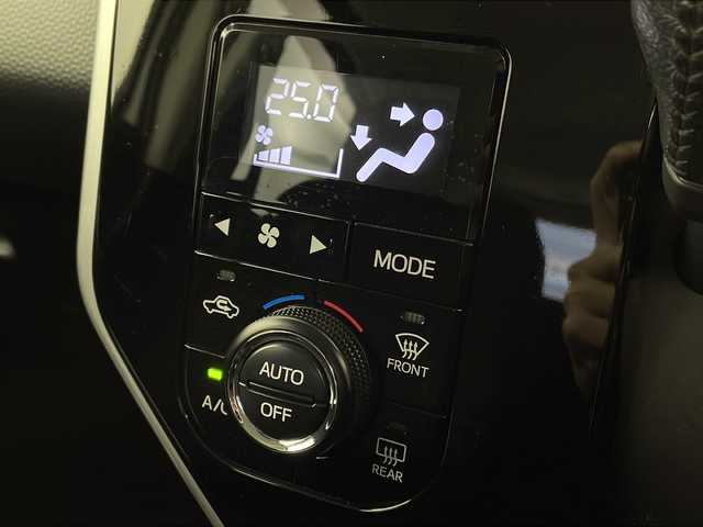 トヨタ ルーミー カスタムG－T 宮城県 2018(平30)年 7.8万km パールホワイトⅢ スマートアシスト/・衝突回避支援ブレーキ機能/・車線逸脱警報機能/・クルーズコントロール/純正ナビ/・フルセグTV/・BT.CD/DVD.SD/両側パワースライドドア/シートヒーター（D/N)/革巻きステアリング/ステアリングスイッチ/ビルトインETC/ドライブレコーダー/プッシュスタート/純正AW/LEDヘッドライト/LEDフォグ/純正フロアマット/アイドリングストップ