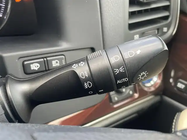 トヨタ クラウン ハイブリッド ロイヤルサルーンG 埼玉県 2014(平26)年 10.2万km プレシャスシルバー (株)IDOMが運営する【じしゃロン川越店】の自社ローン対象車両になります。こちらは現金ご利用時の価格です。自社ローンご希望の方は別途その旨お申付け下さい。/純正HDDナビ/フルセグ/Bluetooth/ミュージックサーバー/CD/DVD/AM/FM/バックカメラ/レーダークルーズコントロール/プリクラッシュセーフティ/純正１６インチアルミホイール/ビルトインETC/左右パワーシート/シートヒーター/ステアリングヒーター/ステアリングリモコン/オートマチックハイビーム/コーナーセンサー/ウインカーミラー/ヘッドライトウォッシャー/保証書