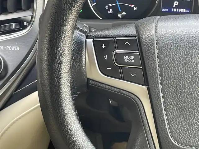 トヨタ クラウン ハイブリッド ロイヤルサルーンG 埼玉県 2014(平26)年 10.2万km プレシャスシルバー (株)IDOMが運営する【じしゃロン川越店】の自社ローン対象車両になります。こちらは現金ご利用時の価格です。自社ローンご希望の方は別途その旨お申付け下さい。/純正HDDナビ/フルセグ/Bluetooth/ミュージックサーバー/CD/DVD/AM/FM/バックカメラ/レーダークルーズコントロール/プリクラッシュセーフティ/純正１６インチアルミホイール/ビルトインETC/左右パワーシート/シートヒーター/ステアリングヒーター/ステアリングリモコン/オートマチックハイビーム/コーナーセンサー/ウインカーミラー/ヘッドライトウォッシャー/保証書