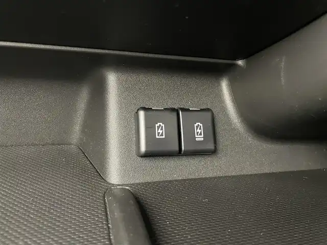 スズキ スペーシア ギア HYBRID XZターボ 宮城県 2024(令6)年 2万km モスグレーメタリック パイオニア８型ナビ/両側パワースライドドア/ヘッドアップディスプレイ/アダプティブクルーズコントロール/シート／ステアリングヒーター/フルセグTV/バックモニター/ETC/衝突軽減ブレーキ/レーンキープアシスト/オートハイビーム/パーキングセンサー/LEDヘッドライト/フォグランプ/ルーフレール/禁煙車