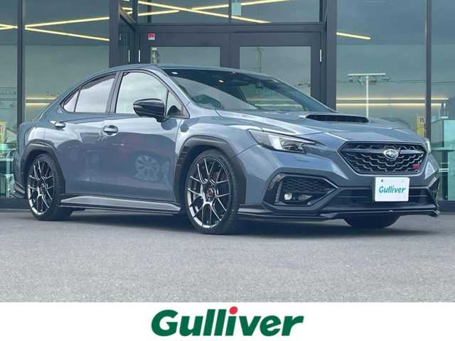 スバル ＷＲＸ Ｓ４ STIスポーツシャープ 東京都 2024(令6)年 0.8万km グレー 【特別仕様　500台限定車】/カラー：オフショアルブルーM（XDB）/haman/kardonプレミアムサウンド/245/35R19 ハイパフォーマンスタイヤ/（ミシュラン パイロット スポーツ 5）/STI製フレキシブルパフォーマンスホイール/（BBS 19 インチ）/鍛造・スーパーブラックハイラスター塗装/STI製フレキシブルドロータワーバー（STI Sport♯ロゴ付）/STI製フレキシブルドロースティフナー フロント/リヤ/本革巻ステアリングホイール/（シルバーステッチ、高触感革、ピアノブラック調加飾パネル）/シフトブーツ（シルバーステッチ）/RECARO フロントシート/［ブラック、ウルトラスエード+合成皮革（シルバーステッチ）+STI ロゴ入り］&リヤシート［ブラック、ウルトラスエード+合成皮革（シルバーステッチ）］/運転席＆助手席 8 ウェイパワーシート/シートヒーター/メーカーナビ/CD/DVD/BT/AM/FM/USB/TV/AppleCarplay/androidauto/マルチビューモニター/リアビークルディテクション（SRVD）/STiスポイラー「フロント・サイド・リア」/STiリアディフューザー/ビルトインETC2.0/PROVAダウンサス（純正サス積込）