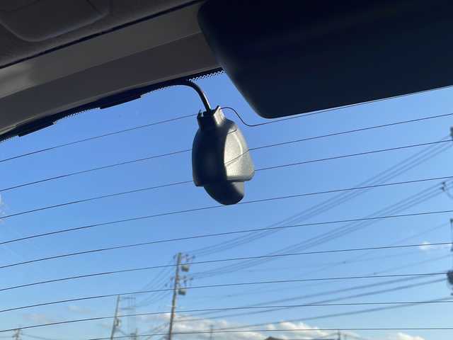 ホンダ フィット e:HEVホーム 三重県 2020(令2)年 4.2万km プラチナホワイトパール 純正９型ナビ/バックカメラ　/追従クルーズコントロール/レーンキープアシスト/ＥＴＣ/ナビ連動ドラレコ/衝突軽減システム/標識認識システム/先行車発進告知/ＳＯＳコール/ＬＥＤオートライト/電子パーキング/盗難防止装置/電動格納ミラー/禁煙車