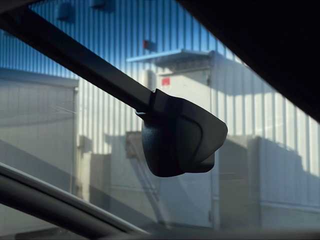 ホンダ フィット e:HEVホーム 三重県 2020(令2)年 4.2万km プラチナホワイトパール 純正９型ナビ/バックカメラ　/追従クルーズコントロール/レーンキープアシスト/ＥＴＣ/ナビ連動ドラレコ/衝突軽減システム/標識認識システム/先行車発進告知/ＳＯＳコール/ＬＥＤオートライト/電子パーキング/盗難防止装置/電動格納ミラー/禁煙車