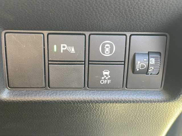 ホンダ フィット e:HEVホーム 三重県 2020(令2)年 4.2万km プラチナホワイトパール 純正９型ナビ/バックカメラ　/追従クルーズコントロール/レーンキープアシスト/ＥＴＣ/ナビ連動ドラレコ/衝突軽減システム/標識認識システム/先行車発進告知/ＳＯＳコール/ＬＥＤオートライト/電子パーキング/盗難防止装置/電動格納ミラー/禁煙車