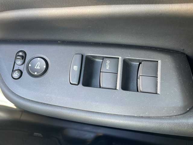 ホンダ フィット e:HEVホーム 三重県 2020(令2)年 4.2万km プラチナホワイトパール 純正９型ナビ/バックカメラ　/追従クルーズコントロール/レーンキープアシスト/ＥＴＣ/ナビ連動ドラレコ/衝突軽減システム/標識認識システム/先行車発進告知/ＳＯＳコール/ＬＥＤオートライト/電子パーキング/盗難防止装置/電動格納ミラー/禁煙車