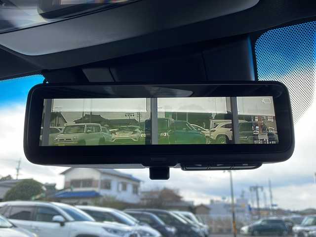 トヨタ クラウン ハイブリッド RS アドバンス 熊本県 2018(平30)年 4万km ホワイトパールクリスタルシャイン サンルーフ/純正ナビ/【フルセグTV/CD/DVD/Bluetooth/ラジオ 】/パノラミックビューモニター/デジタルインナーミラー/レーダークルーズコントロール/パドルシフト/レーントレーシングアシスト/プリクラッシュセーフティ/ブラインドスポットモニター/クリアランスソナー/リヤクロストラフィックアラート/リヤカメラディテクション/パーキングサポートブレーキ/ヘッドアップディスプレイ/ロードサインアシスト/先行車発進お知らせ機能/黒革シート/前席パワーシート/運転席シートメモリ/前席エアーシート/シートヒーター/純正18インチAW/オートライト/LEDヘッドライト/フォグランプ/ブレーキホールド/横滑り防止機能/革巻きステアリング/ステアリングスイッチ/保証書/取扱説明書/