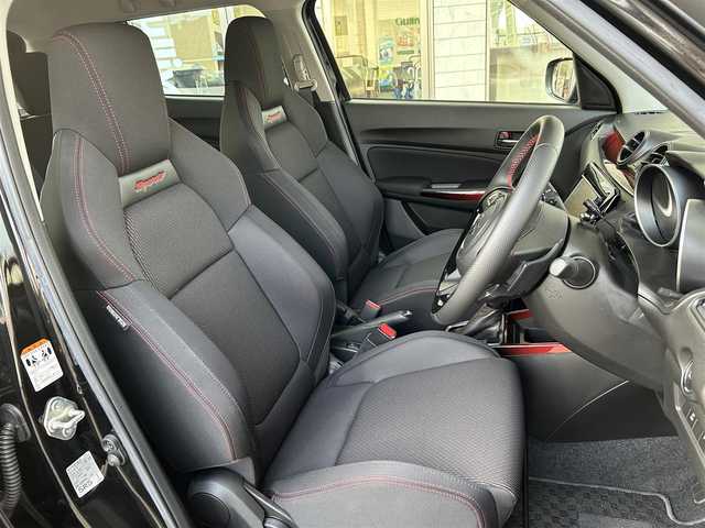 スズキ スイフト スポーツ 愛知県 2023(令5)年 0.4万km スーパーブラックパール 社外メモリナビ（MDV-D311W）/AMFM/CD/SD/BT/ワンセグ/全方位カメラ/ETC/プッシュスタート/ACC/パドルシフト/衝突軽減ブレーキ/車線逸脱警報/BSM/クリアランスソナー/シートヒーター/wedssports　17インチAW/LEDヘッドライト/純正フロアマット/ISOFIX/保証書/取扱説明書/スペアキー