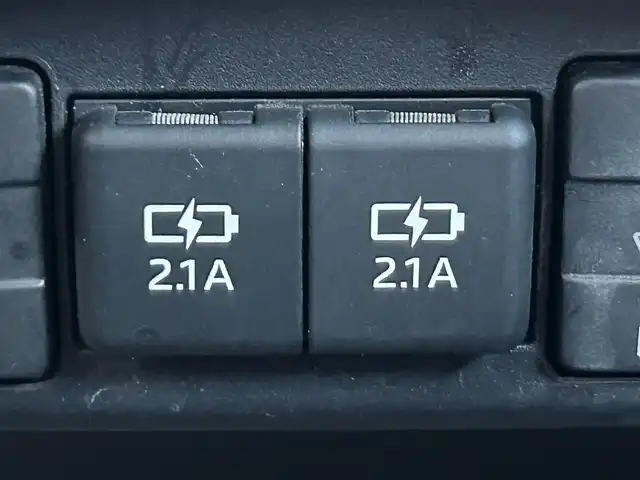 トヨタ シエンタ G クエロ 静岡県 2018(平30)年 5.6万km シルバーM 後期型/モデリスタエアロＦＳＲ/トヨタセーフティセンス/オートハイビーム/プリクラッシュ/レーンディパーチャー/９型ナビ/フルセグＴＶ/ＤＶＤ再/バックカメラ/ＨＤＭＩポート/ハーフレザー/ハンドル＆シートヒーター/ＬＥＤヘッド/フォグライト/社外１７ＡＷ