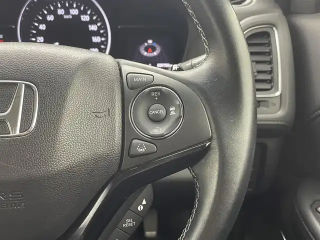 ホンダ ヴェゼル ハイブリッド Z ホンダセンシング 熊本県 2017(平29)年 6万km クリスタルブラックパール 禁煙車　/純正ナビ（ＣＤ・ＤＶＤ・フルセグ・ＢＴ・ＳＤ・ipod・ＵＳＢ）/バックカメラ　/純正前方ドライブレコーダー　/ビルトインＥＴＣ　/ホンダセンシング　/衝突軽減ブレーキ　/レーダークルーズコントロール　/レーンキープアシスト/前席シートヒータ/前席パワーシート/横滑り防止/アイドリングストップ/純正フロアマット/純正１７インチAW/オートライト/LEDヘッドライト/フォグライト/スマートキー/プッシュスタート