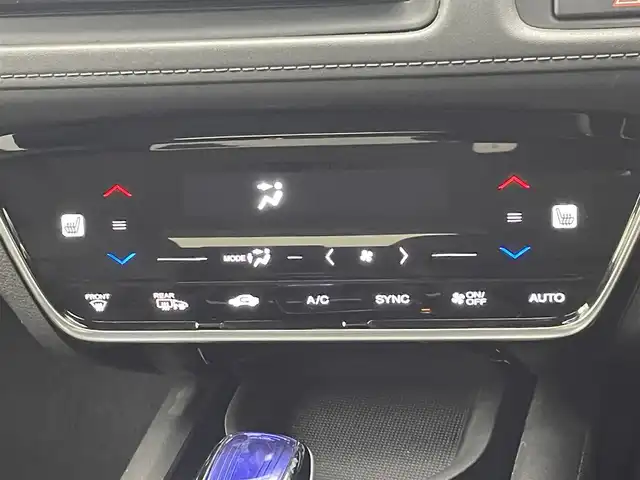 ホンダ ヴェゼル ハイブリッド Z ホンダセンシング 熊本県 2017(平29)年 6万km クリスタルブラックパール 禁煙車　/純正ナビ（ＣＤ・ＤＶＤ・フルセグ・ＢＴ・ＳＤ・ipod・ＵＳＢ）/バックカメラ　/純正前方ドライブレコーダー　/ビルトインＥＴＣ　/ホンダセンシング　/衝突軽減ブレーキ　/レーダークルーズコントロール　/レーンキープアシスト/前席シートヒータ/前席パワーシート/横滑り防止/アイドリングストップ/純正フロアマット/純正１７インチAW/オートライト/LEDヘッドライト/フォグライト/スマートキー/プッシュスタート