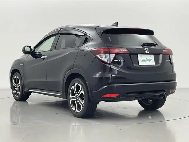 ホンダ ヴェゼル ハイブリッド Z ホンダセンシング 熊本県 2017(平29)年 6万km クリスタルブラックパール 禁煙車　/純正ナビ（ＣＤ・ＤＶＤ・フルセグ・ＢＴ・ＳＤ・ipod・ＵＳＢ）/バックカメラ　/純正前方ドライブレコーダー　/ビルトインＥＴＣ　/ホンダセンシング　/衝突軽減ブレーキ　/レーダークルーズコントロール　/レーンキープアシスト/前席シートヒータ/前席パワーシート/横滑り防止/アイドリングストップ/純正フロアマット/純正１７インチAW/オートライト/LEDヘッドライト/フォグライト/スマートキー/プッシュスタート
