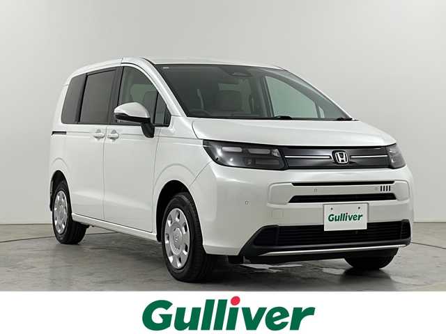 ホンダ フリード ハイブリット e:HEV AIR 道央・札幌 2024(令6)年 0.5万km プラチナホワイトパール ・4WD  /e:HEV/・ホンダセンシング/・衝突被害軽減システム/盗難防止装置/・追従式クルーズコントロール/・コンフォートビュパッケージ/・純正12インチHonda CONNECT for Gathers/・ナビ/Bluetooth/USB/・バックカメラ/・両側パワースライドドア/・レーンアシスト/コーナーセンサー/・横滑り防止装置/・LEDオートライト/・オートマチックハイビーム/・運転席＆助手席シートヒーター/・ロールサンシェード（スライドドア両側）/・ウォークスルー/・スマートキー/・ETC