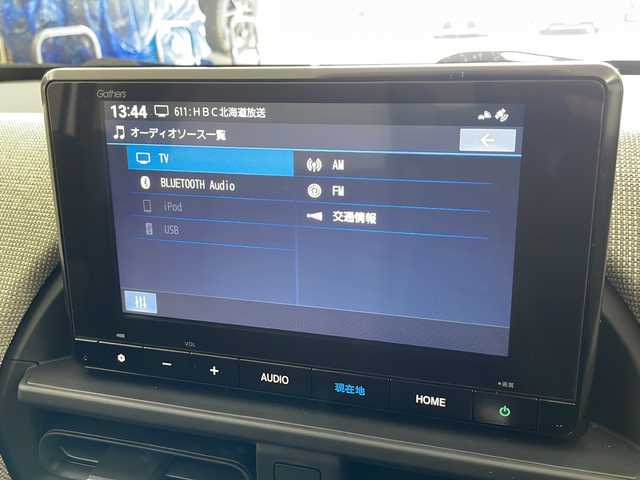 ホンダ フリード ハイブリット e:HEV AIR 道央・札幌 2024(令6)年 0.5万km プラチナホワイトパール ・4WD  /e:HEV/・ホンダセンシング/・衝突被害軽減システム/盗難防止装置/・追従式クルーズコントロール/・コンフォートビュパッケージ/・純正12インチHonda CONNECT for Gathers/・ナビ/Bluetooth/USB/・バックカメラ/・両側パワースライドドア/・レーンアシスト/コーナーセンサー/・横滑り防止装置/・LEDオートライト/・オートマチックハイビーム/・運転席＆助手席シートヒーター/・ロールサンシェード（スライドドア両側）/・ウォークスルー/・スマートキー/・ETC