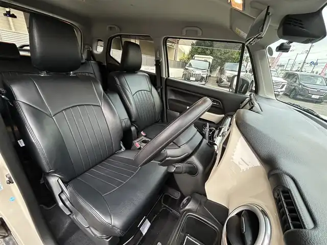 スズキ クロスビー HYBRID MZ 大阪府 2019(令1)年 4.3万km キャラバンアイボリーパールメタリック/ブラック 2トーンルーフ 純正SDナビ（CN-RZ843）/全方位モニター/前後ドラレコ（DRVR518S）/クルーズコントロール/Bluetooth/CD/DVD/フルセグTV/衝突被害軽減システム/純正16インチアルミホイール/LEDヘッドライト/アイドリングストップ/コーナーセンサー/横滑り防止装置/レーンキープアシスト/純正フロアマット/カーテンエアバック/取扱説明書/保証書/記録簿（R2.4/R4.4/R6.3/R6.4）