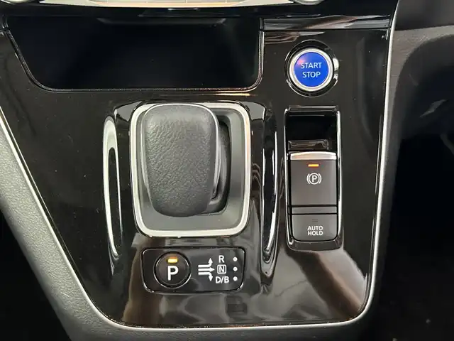 日産 セレナ e－パワー ハイウェイスター V 愛知県 2021(令3)年 2.9万km カシミヤグレージュ 禁煙車/純正10インチナビ/（ＣＤ/ＤＶＤ/Ｂｌｕｅｔｏｏｔｈ/フルセグTV)　/全方位カメラ　/プロパイロット/衝突軽減ブレーキ/レーンキープアシスト/追従式クルーズコントロール/オートマチックハイビーム/クリアランスソナー/ETC/ドライブレコーダー/両側パワースライドドア/純正アルミホイール/スマートキー/プッシュスタート/純正フロアマット
