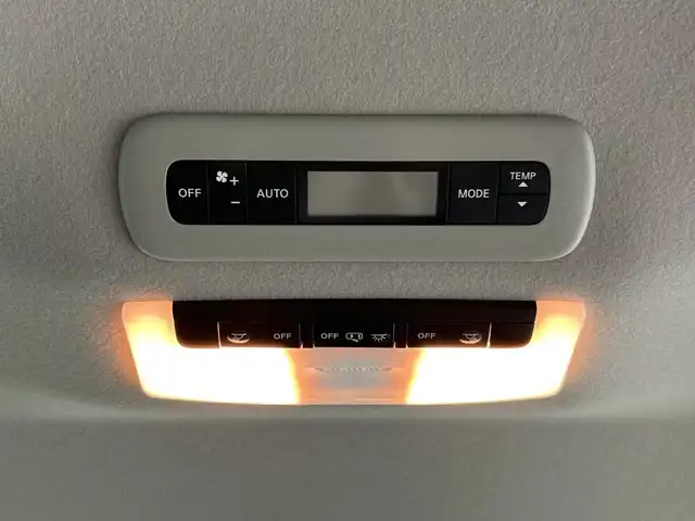 日産 セレナ e－パワー ハイウェイスター V 愛知県 2021(令3)年 2.9万km カシミヤグレージュ 禁煙車/純正10インチナビ/（ＣＤ/ＤＶＤ/Ｂｌｕｅｔｏｏｔｈ/フルセグTV)　/全方位カメラ　/プロパイロット/衝突軽減ブレーキ/レーンキープアシスト/追従式クルーズコントロール/オートマチックハイビーム/クリアランスソナー/ETC/ドライブレコーダー/両側パワースライドドア/純正アルミホイール/スマートキー/プッシュスタート/純正フロアマット