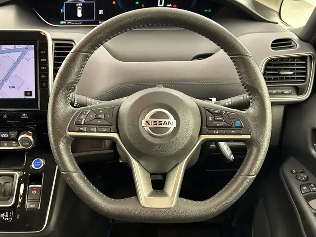 日産 セレナ e－パワー ハイウェイスター V 愛知県 2021(令3)年 2.9万km カシミヤグレージュ 禁煙車/純正10インチナビ/（ＣＤ/ＤＶＤ/Ｂｌｕｅｔｏｏｔｈ/フルセグTV)　/全方位カメラ　/プロパイロット/衝突軽減ブレーキ/レーンキープアシスト/追従式クルーズコントロール/オートマチックハイビーム/クリアランスソナー/ETC/ドライブレコーダー/両側パワースライドドア/純正アルミホイール/スマートキー/プッシュスタート/純正フロアマット