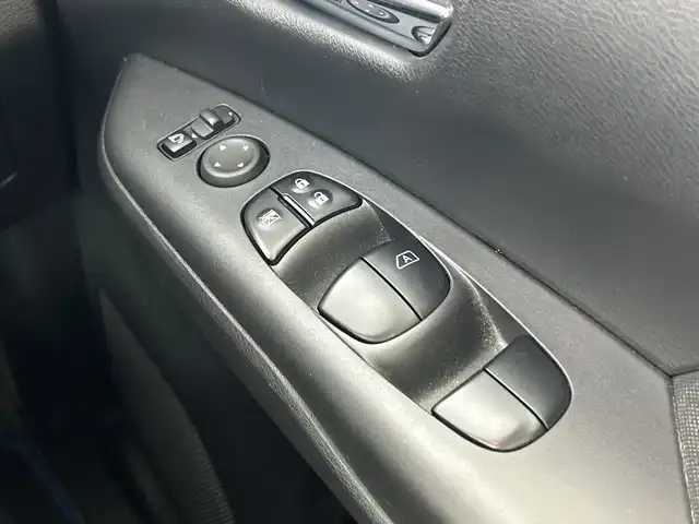 日産 セレナ e－パワー ハイウェイスター V 愛知県 2021(令3)年 2.9万km カシミヤグレージュ 禁煙車/純正10インチナビ/（ＣＤ/ＤＶＤ/Ｂｌｕｅｔｏｏｔｈ/フルセグTV)　/全方位カメラ　/プロパイロット/衝突軽減ブレーキ/レーンキープアシスト/追従式クルーズコントロール/オートマチックハイビーム/クリアランスソナー/ETC/ドライブレコーダー/両側パワースライドドア/純正アルミホイール/スマートキー/プッシュスタート/純正フロアマット