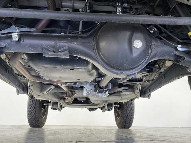 スズキ ジムニー XC 長野県 2022(令4)年 1.7万km シフォンアイボリーメタリックブラック2トーンルーフ 4WD/社外メモリナビ&フルセグTV&CD&DVD&BT/クルーズコントロール/車線逸脱警報/衝突軽減ブレーキ/アイドリングストップ/前席シートヒーター/ステアリングスイッチ/LEDヘッドライト/オートライト/フロントフォグランプ/ヘッドライトウォッシャー/電動格納ミラー/ドアミラーヒーター/社外16インチAW装着/社外フェンダーモール/社外フロアマット/純正ドアバイザー/背面タイヤ/プッシュスタート/スマートキー