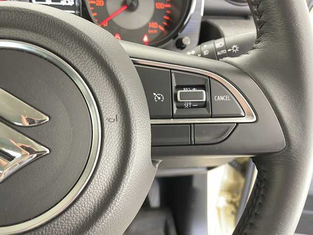 スズキ ジムニー XC 長野県 2022(令4)年 1.7万km シフォンアイボリーメタリックブラック2トーンルーフ 4WD/社外メモリナビ&フルセグTV&CD&DVD&BT/クルーズコントロール/車線逸脱警報/衝突軽減ブレーキ/アイドリングストップ/前席シートヒーター/ステアリングスイッチ/LEDヘッドライト/オートライト/フロントフォグランプ/ヘッドライトウォッシャー/電動格納ミラー/ドアミラーヒーター/社外16インチAW装着/社外フェンダーモール/社外フロアマット/純正ドアバイザー/背面タイヤ/プッシュスタート/スマートキー