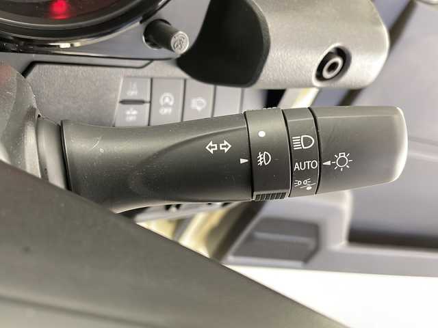 スズキ ジムニー XC 長野県 2022(令4)年 1.7万km シフォンアイボリーメタリックブラック2トーンルーフ 4WD/社外メモリナビ&フルセグTV&CD&DVD&BT/クルーズコントロール/車線逸脱警報/衝突軽減ブレーキ/アイドリングストップ/前席シートヒーター/ステアリングスイッチ/LEDヘッドライト/オートライト/フロントフォグランプ/ヘッドライトウォッシャー/電動格納ミラー/ドアミラーヒーター/社外16インチAW装着/社外フェンダーモール/社外フロアマット/純正ドアバイザー/背面タイヤ/プッシュスタート/スマートキー