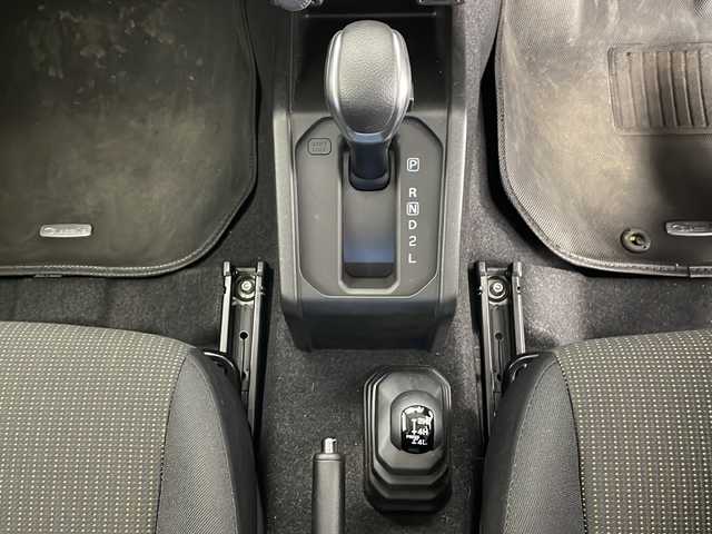 スズキ ジムニー XC 長野県 2022(令4)年 1.7万km シフォンアイボリーメタリックブラック2トーンルーフ 4WD/社外メモリナビ&フルセグTV&CD&DVD&BT/クルーズコントロール/車線逸脱警報/衝突軽減ブレーキ/アイドリングストップ/前席シートヒーター/ステアリングスイッチ/LEDヘッドライト/オートライト/フロントフォグランプ/ヘッドライトウォッシャー/電動格納ミラー/ドアミラーヒーター/社外16インチAW装着/社外フェンダーモール/社外フロアマット/純正ドアバイザー/背面タイヤ/プッシュスタート/スマートキー