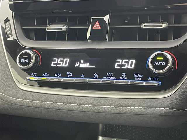 トヨタ カローラ スポーツ ハイブリッドG Z 岡山県 2022(令4)年 1.7万km アティチュードブラックマイカ 衝突軽減ブレーキ　/レーダークルーズコントロール　/ビルトインＥＴＣ２．０　/シートヒーター　/ＬＥＤヘッドライト　/バックカメラ　/ブラインドスポットモニター　/コーナーセンサー　/オートハイビーム　/プッシュスタート/ＵＳＢ接続/踏み間違い防止/ステアリングヒーター/オートブレーキホールド/ISOFIX/ステアリングスイッチ/チルトステアリング/シートリフター/ウィンカーミラー/ドアバイザー