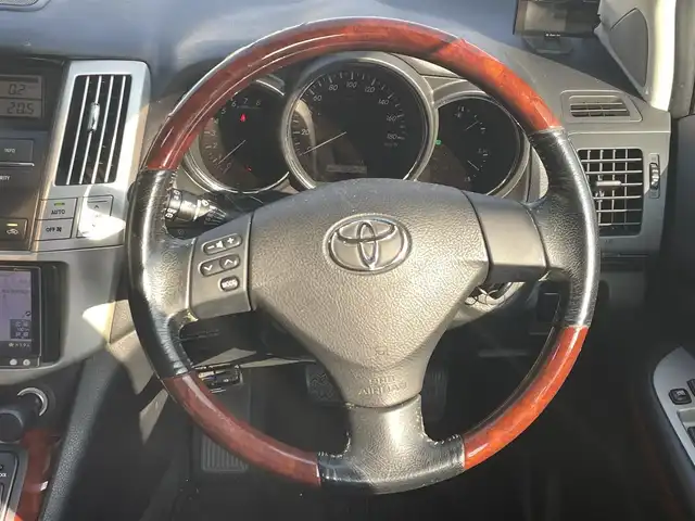 トヨタ ハリアー 240G プレミアム Lパッケージ 兵庫県 2008(平20)年 11万km ブラック 社外メモリーナビ/Bluetooth/バックカメラ/フルセグ/DVD再生可能/ETC2.0/パワーシート/リモコンキー/社外アルミホイール/スタットレスタイヤ（積込）/純正アルミホイール（積込）/シートカバー/フロアマット/ドアバイザー/電動格納ミラー/保証書/取扱説明書