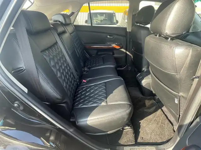 トヨタ ハリアー 240G プレミアム Lパッケージ 兵庫県 2008(平20)年 11万km ブラック 社外メモリーナビ/Bluetooth/バックカメラ/フルセグ/DVD再生可能/ETC2.0/パワーシート/リモコンキー/社外アルミホイール/スタットレスタイヤ（積込）/純正アルミホイール（積込）/シートカバー/フロアマット/ドアバイザー/電動格納ミラー/保証書/取扱説明書