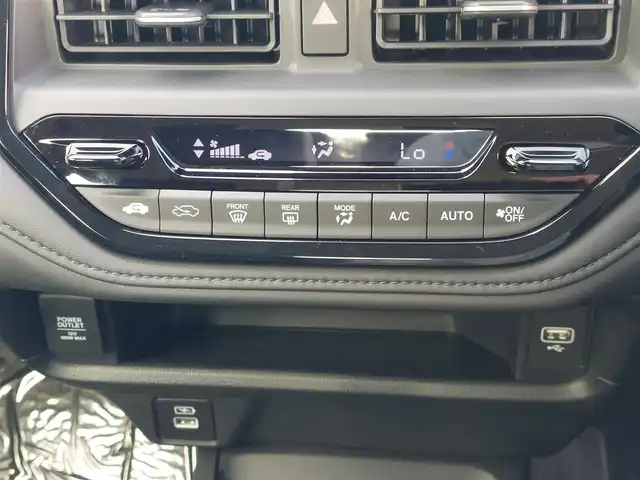 ホンダ ＷＲ－Ｖ Z ブラックスタイル 東京都 2025(令7)年 0.1万km クリスタルブラックパール Honda SENSING/・衝突軽減ブレーキ/・誤発進抑制機能/・路外逸脱抑制機能/・車線維持支援システム/・先行車発進お知らせ機能/・アダプティブクルーズコントロール/・オートハイビーム/プッシュスタート/パドルシフト/純正9インチディスプレイオーディオ/・Apple CarPlay/Android Auto/バックカメラ/ハーフレザーシート/LEDヘッドライト/17インチ純正アルミホイール