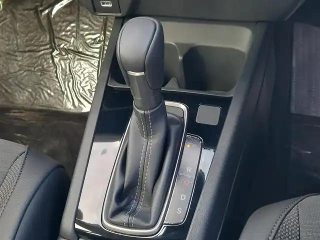 ホンダ ＷＲ－Ｖ Z ブラックスタイル 東京都 2025(令7)年 0.1万km クリスタルブラックパール Honda SENSING/・衝突軽減ブレーキ/・誤発進抑制機能/・路外逸脱抑制機能/・車線維持支援システム/・先行車発進お知らせ機能/・アダプティブクルーズコントロール/・オートハイビーム/プッシュスタート/パドルシフト/純正9インチディスプレイオーディオ/・Apple CarPlay/Android Auto/バックカメラ/ハーフレザーシート/LEDヘッドライト/17インチ純正アルミホイール