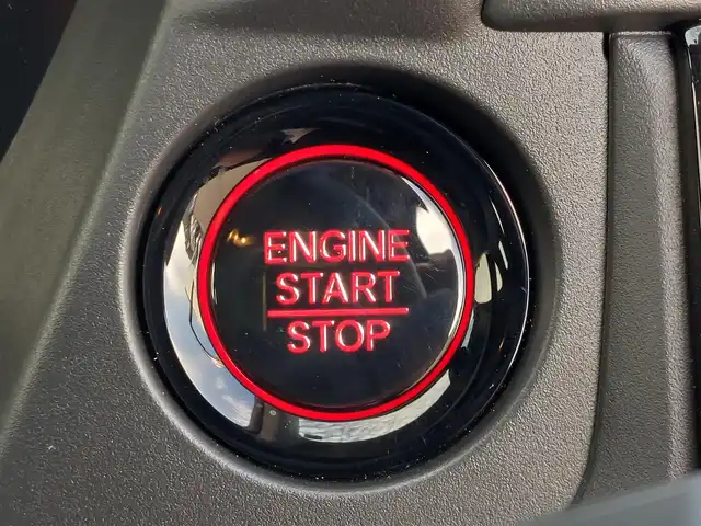 ホンダ ＷＲ－Ｖ Z ブラックスタイル 東京都 2025(令7)年 0.1万km クリスタルブラックパール Honda SENSING/・衝突軽減ブレーキ/・誤発進抑制機能/・路外逸脱抑制機能/・車線維持支援システム/・先行車発進お知らせ機能/・アダプティブクルーズコントロール/・オートハイビーム/プッシュスタート/パドルシフト/純正9インチディスプレイオーディオ/・Apple CarPlay/Android Auto/バックカメラ/ハーフレザーシート/LEDヘッドライト/17インチ純正アルミホイール