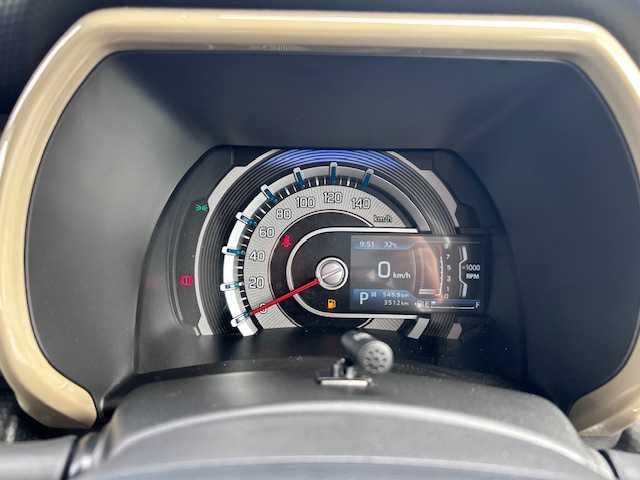 スズキ ハスラー HYBRID G 大阪府 2024(令6)年 0.4万km クールカーキパールメタリック/ソフトベージュメタリック ディスプレイオーディオ　（FH-8500US）/Ｂｌｕｅｔｏｏｔｈ　/バックカメラ　/ＡＵＸ　/レーダークルーズコントロール　/シートヒーター　/パーキングセンサー　/ＬＥＤヘッドライト　/オートライト　/ＥＴＣ　/スマートキー