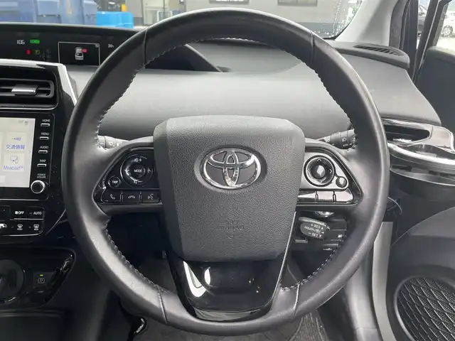 トヨタ プリウス S ツーリングセレクション 滋賀県 2022(令4)年 6.5万km プラチナホワイトパールマイカ モデリスタエアロ/純正ナビ付ディスプレイオーディオ/社外デジタルインナーミラー/社外ドライブレコーダー/クルーズコントロール/LEDヘッドライト/合皮レザーシート/シートヒーター/革巻きステアリング/純正１７AW/オートマチックハイビーム/コーナーセンサー/バックカメラ/Bluetooth/ETC/スマートキー