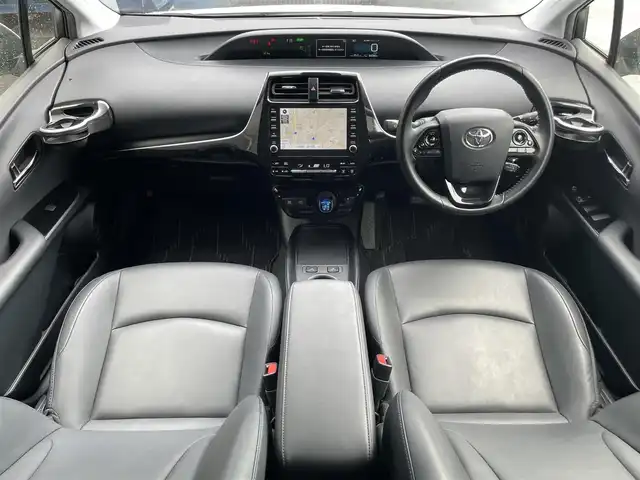 トヨタ プリウス S ツーリングセレクション 滋賀県 2022(令4)年 6.5万km プラチナホワイトパールマイカ モデリスタエアロ/純正ナビ付ディスプレイオーディオ/社外デジタルインナーミラー/社外ドライブレコーダー/クルーズコントロール/LEDヘッドライト/合皮レザーシート/シートヒーター/革巻きステアリング/純正１７AW/オートマチックハイビーム/コーナーセンサー/バックカメラ/Bluetooth/ETC/スマートキー
