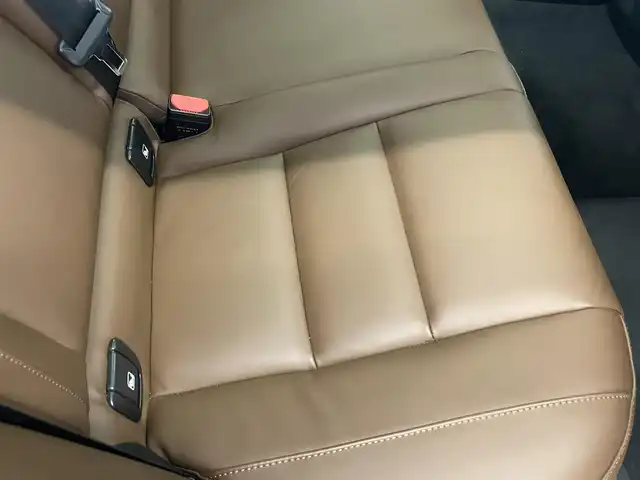 ボルボ Ｖ６０ B5 インスクリプション 岡山県 2021(令3)年 3.2万km オニキスブラックP クライメートＰＫＧ/・フロントシートヒーター/・ステアリングホイールヒーター/・リアシートヒーター/・ウオッシャー一体型フロントワイパー/パノラマガラスＳＲ/ＦＯＰ19インチアルミ/harman/kardon/ブラウンレザーシート/ベンチレーションシート（Ｄ／Ｎ）/シートヒーター（ＡＬＬ）/パワーシート/ＬＥＤヘッドライト/オートハイビーム/パワーテールゲート/純正ナビ/フルセグTV/360°カメラ/アップルカープレイ/アンドロイドオート/ACC/LKA/BLIS/HUD