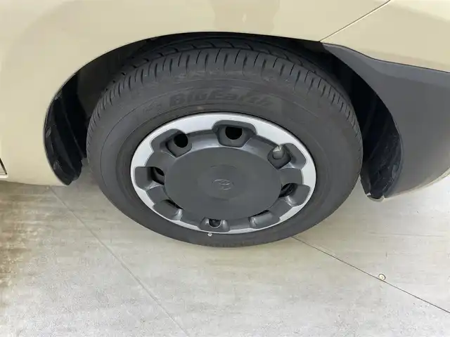 トヨタ シエンタ ハイブリッド Z 岡山県 2023(令5)年 3.6万km ベージュ 純正10.5インチディスプレイオーディオ/（ナビ/Bluetooth/フルセグ/Carplay/USB）/純正12.1インチフリップダウンモニター/100V充電/ブラインドスポットモニター/両側パワースライドドア/ビルトインETC/アダプティブクルーズコントロール/衝突軽減ブレーキ/オートハイビーム/横滑り防止装置/純正フロアマット/スマートキー×1
