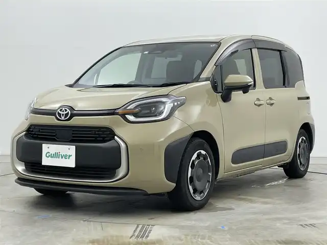 トヨタ シエンタ ハイブリッド Z 岡山県 2023(令5)年 3.6万km ベージュ 純正10.5インチディスプレイオーディオ/（ナビ/Bluetooth/フルセグ/Carplay/USB）/純正12.1インチフリップダウンモニター/100V充電/ブラインドスポットモニター/両側パワースライドドア/ビルトインETC/アダプティブクルーズコントロール/衝突軽減ブレーキ/オートハイビーム/横滑り防止装置/純正フロアマット/スマートキー×1