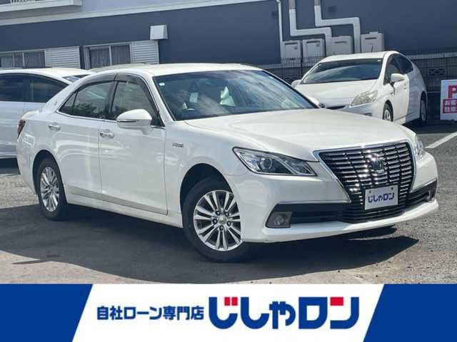 トヨタ クラウン ハイブリッド ロイヤルサルーン Four 埼玉県 2014(平26)年 13.6万km ホワイトパールクリスタルシャイン (株)IDOMが運営する【じしゃロン川越店】の自社ローン専用車両になりますこちらは現金またはオートローンご利用時の価格です。自社ローンご希望の方は別途その旨お申付け下さい/プッシュスタート/純正ナビ/　・CD/DVD/　・AM/FM/　・TV(フルセグ)/　・Bluetooth/バックカメラ　/ビルトインETC/クルーズコントロール/前席パワーシート/オートライト/純正フロアマット/横滑り防止装置/電動格納ミラー/取扱説明書