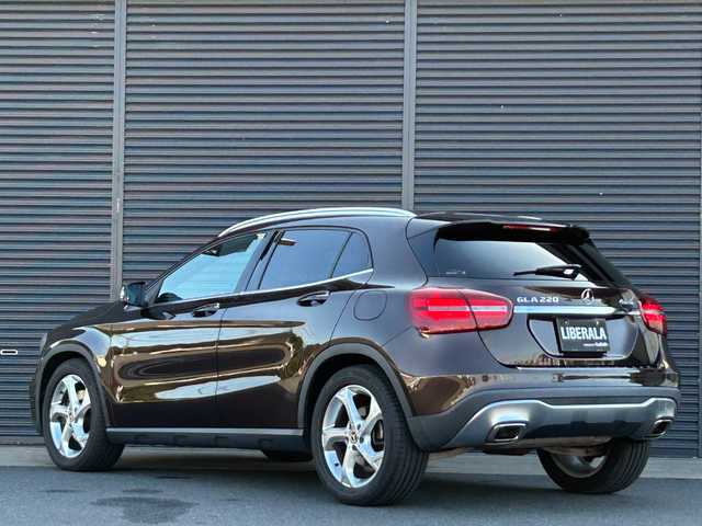 メルセデス・ベンツ ＧＬＡ２２０ 4マチック 茨城県 2018(平30)年 5.7万km オリエントブラウン 後期型 /RSP /ACC /黒革 /シートヒーター /ナビ /TV /BT /LED /レーンキープアシスト /ブラインドスポットアシスト /バックカメラ /パークトロニック /パワーテールゲート /CarPlay /DVD/CD/USB /ETC /キーレスゴー /ル-フレ-ル /純正18inAW /禁煙車