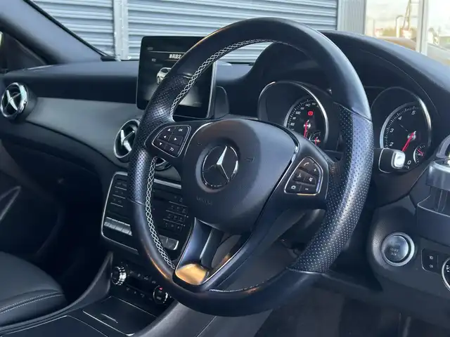 メルセデス・ベンツ ＧＬＡ２２０ 4マチック 茨城県 2018(平30)年 5.7万km オリエントブラウン 後期型 /RSP /ACC /黒革 /シートヒーター /ナビ /TV /BT /LED /レーンキープアシスト /ブラインドスポットアシスト /バックカメラ /パークトロニック /パワーテールゲート /CarPlay /DVD/CD/USB /ETC /キーレスゴー /ル-フレ-ル /純正18inAW /禁煙車