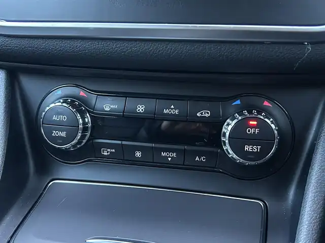 メルセデス・ベンツ ＧＬＡ２２０ 4マチック 茨城県 2018(平30)年 5.7万km オリエントブラウン 後期型 /RSP /ACC /黒革 /シートヒーター /ナビ /TV /BT /LED /レーンキープアシスト /ブラインドスポットアシスト /バックカメラ /パークトロニック /パワーテールゲート /CarPlay /DVD/CD/USB /ETC /キーレスゴー /ル-フレ-ル /純正18inAW /禁煙車