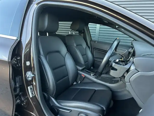 メルセデス・ベンツ ＧＬＡ２２０ 4マチック 茨城県 2018(平30)年 5.7万km オリエントブラウン 後期型 /RSP /ACC /黒革 /シートヒーター /ナビ /TV /BT /LED /レーンキープアシスト /ブラインドスポットアシスト /バックカメラ /パークトロニック /パワーテールゲート /CarPlay /DVD/CD/USB /ETC /キーレスゴー /ル-フレ-ル /純正18inAW /禁煙車