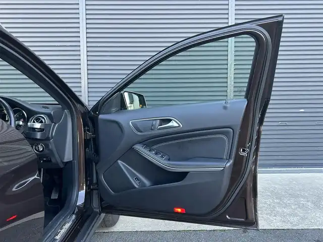 メルセデス・ベンツ ＧＬＡ２２０ 4マチック 茨城県 2018(平30)年 5.7万km オリエントブラウン 後期型 /RSP /ACC /黒革 /シートヒーター /ナビ /TV /BT /LED /レーンキープアシスト /ブラインドスポットアシスト /バックカメラ /パークトロニック /パワーテールゲート /CarPlay /DVD/CD/USB /ETC /キーレスゴー /ル-フレ-ル /純正18inAW /禁煙車