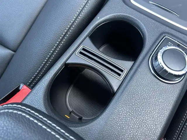 メルセデス・ベンツ ＧＬＡ２２０ 4マチック 茨城県 2018(平30)年 5.7万km オリエントブラウン 後期型 /RSP /ACC /黒革 /シートヒーター /ナビ /TV /BT /LED /レーンキープアシスト /ブラインドスポットアシスト /バックカメラ /パークトロニック /パワーテールゲート /CarPlay /DVD/CD/USB /ETC /キーレスゴー /ル-フレ-ル /純正18inAW /禁煙車